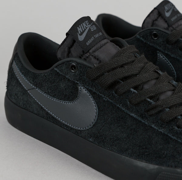 nike blazer low black