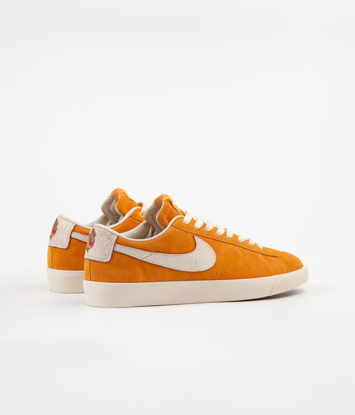 bruised peach nike