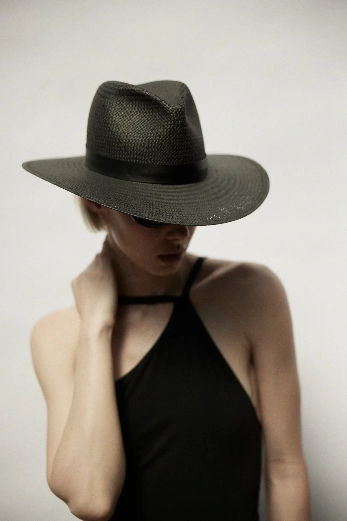 Janessa Leone - Simone Hat- Black - prodottihaccp
