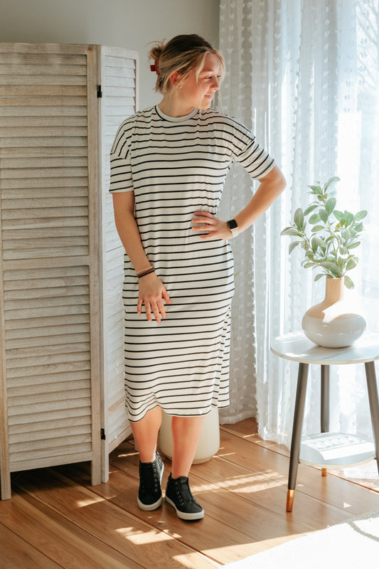 womens black and white stripe short sleeve midi t-shirt dress