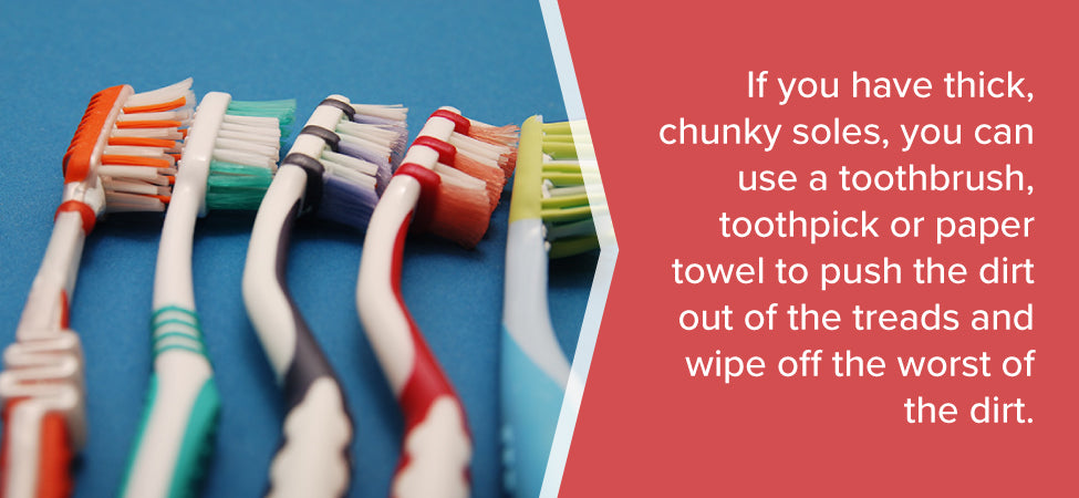 toothbrush-to-clean-shoes