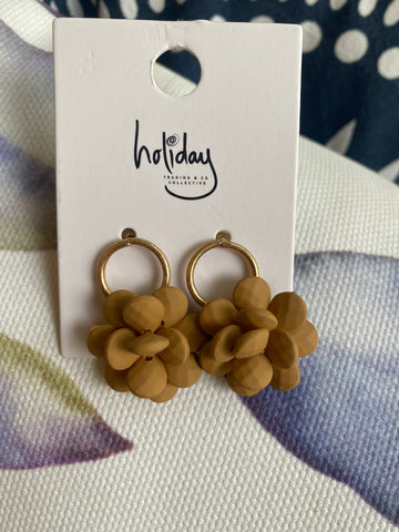 Holiday Sophie Earrings Camel
