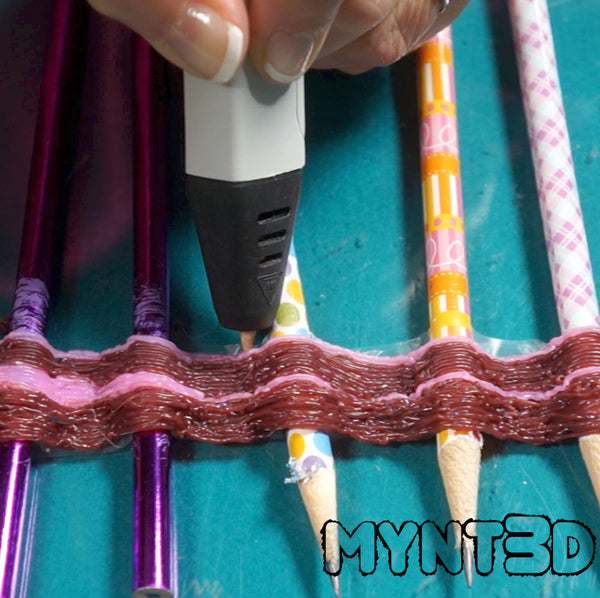 3D printing pen drawing technique for creating waves, squiggles and zig zag curves from MYNT3D