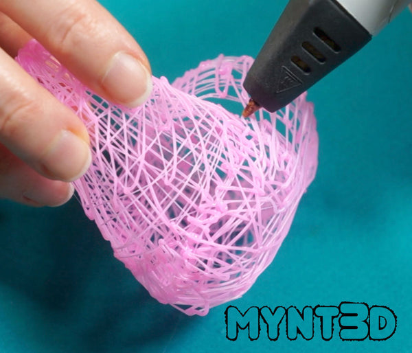 3D printing pen project technique - use small plastic objects to help form the filament in rounded shapes. Learn more helpful tips from MYNT3D