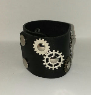 Steampunk Cogs Cuff (G)