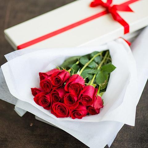 Dozen Roses in Box (Special Offer)