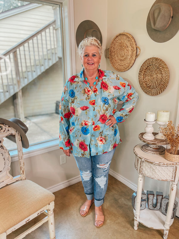 Last Chance Size Small | Be a Wildflower Floral Button Up Blouse with Collar in Aqua