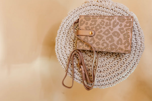 Hollis | Call You Later Crossbody Purse in Leopard
