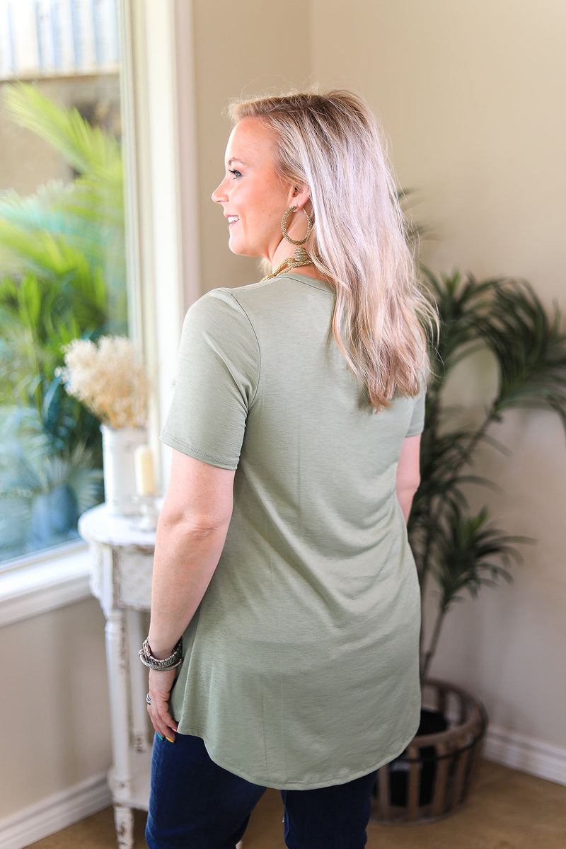 Just Right Short Sleeve Pocket Tee in Sage Green