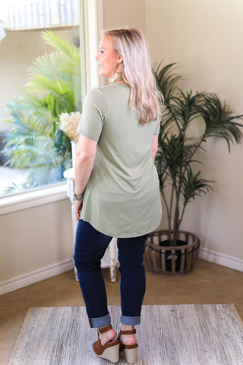 Just Right Short Sleeve Pocket Tee in Sage Green