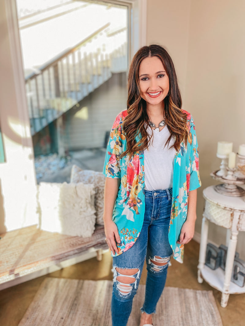 Toes in the Sand Floral Print Kimono in Mint