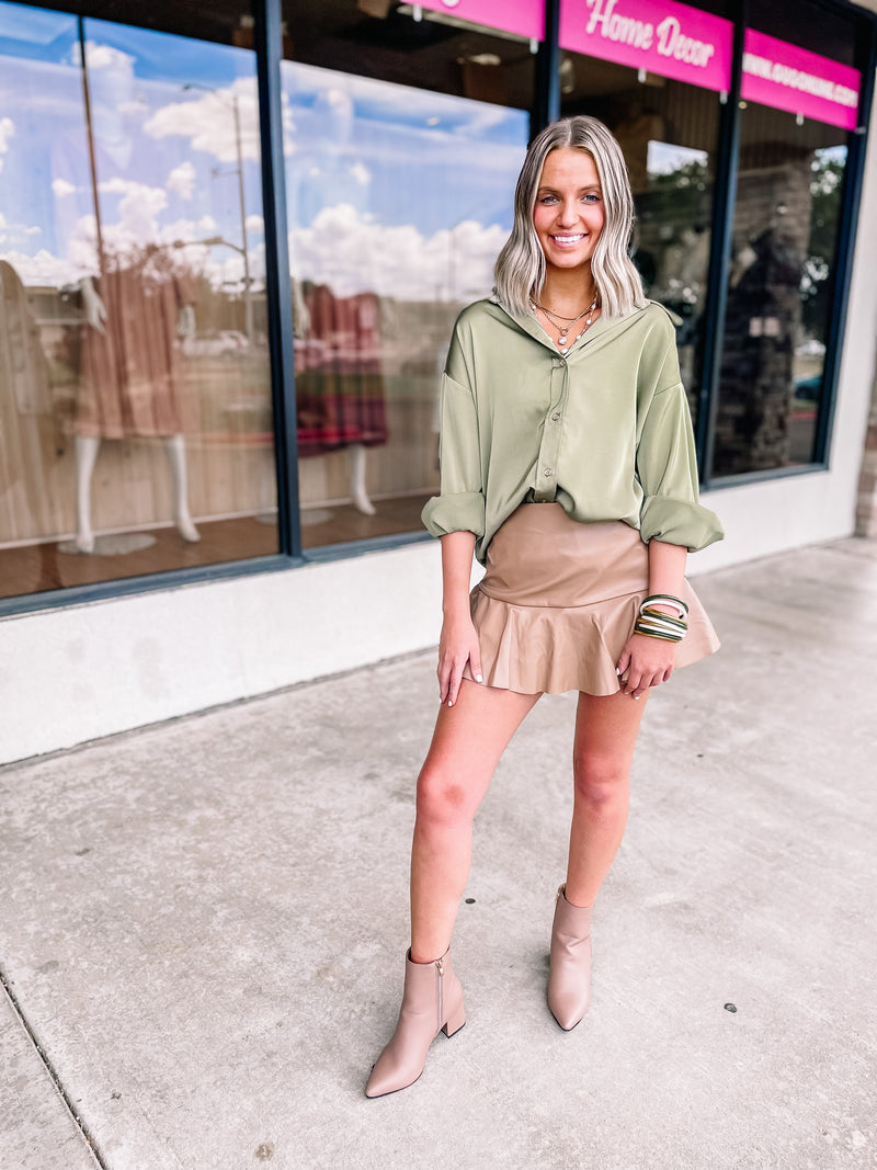 Dose of Dreamy Faux Leather Ruffle Mini Skort in Taupe