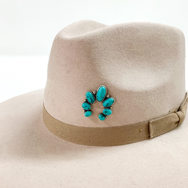 Naja Hat Pin with Turquoise Stones in Silver Tone