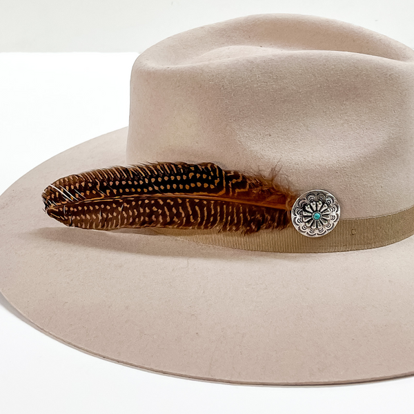 Circle Concho and Tan Dotted Feather Hat Pin in Silver Tone