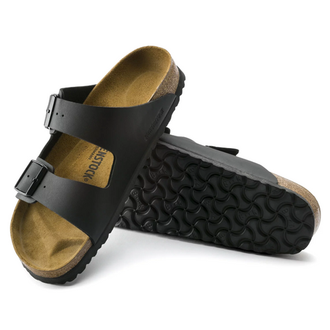 Birkenstock Arizona Classic uni, Black Birkenstock Arizona Classic unisex papucs normál fazonban, fekete színben. Klasszikus kétpántos fazon, melynek pántjai csattal a lábfej méretéhez igazíthatók. Parafa-latex, ortopédiai talpbetéttel, amely bőrbarát anyaggal bevont, a magasított szélek megvédik a lábujjakat, a talpbetét pedig segít a helyes testtartás megtartásában. Az EVA külső talp elnyeli a járás káros rezgéseit, ezzel kíméli a hátat és a gerincet.   ANYAG: Birko-Flor SAROK: 2 cm Cikkszám: 051791