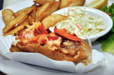 Best Lobster Rolls in CT- Seven Seas Seafood 