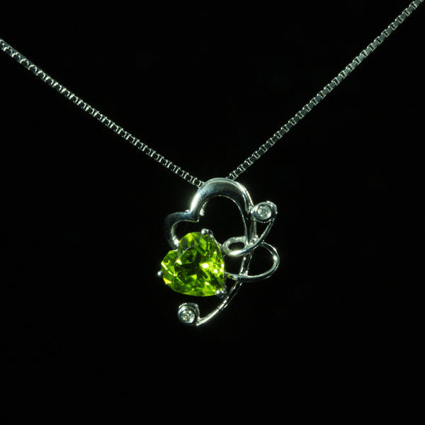 18K White Gold Peridot with Diamond Pendant