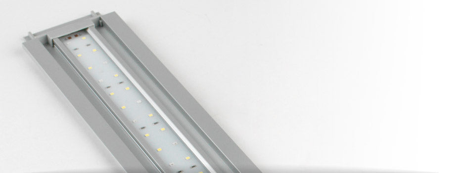 Aluminijast profil z LED sijalko akvastabil
