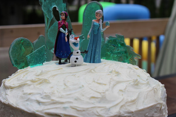 Frozen characters for cake