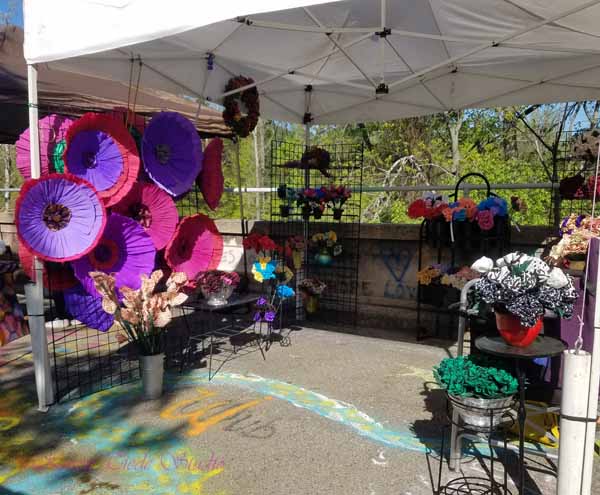 Karen Tiede Studio booth at the start of the Bynum Bridge Art Fest.