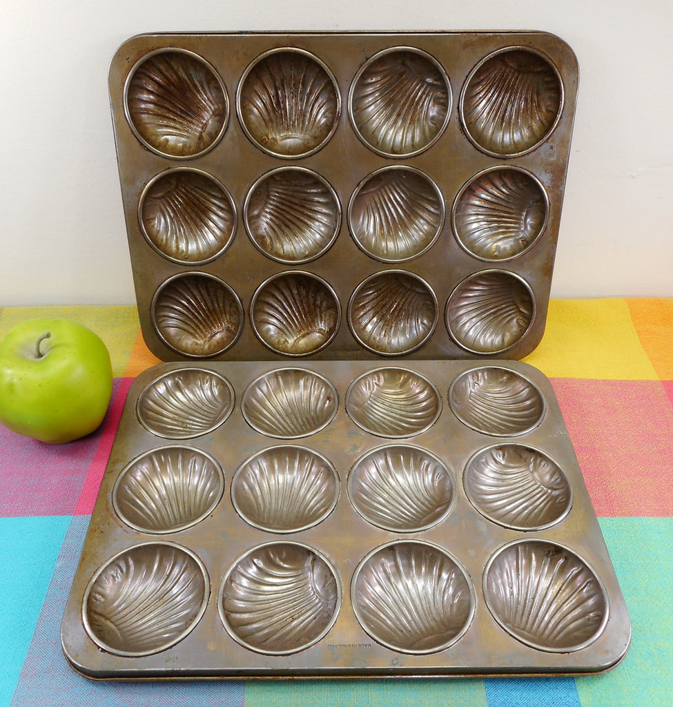 tin baking pans
