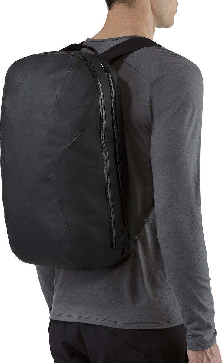 Veilance Nomin Pack Men S Altitude Sports