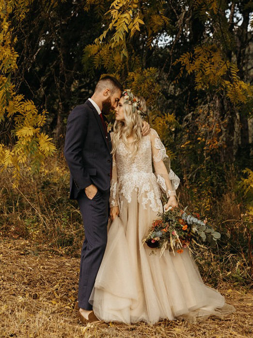 Featured image of post Champagne Wedding Dress With Groom