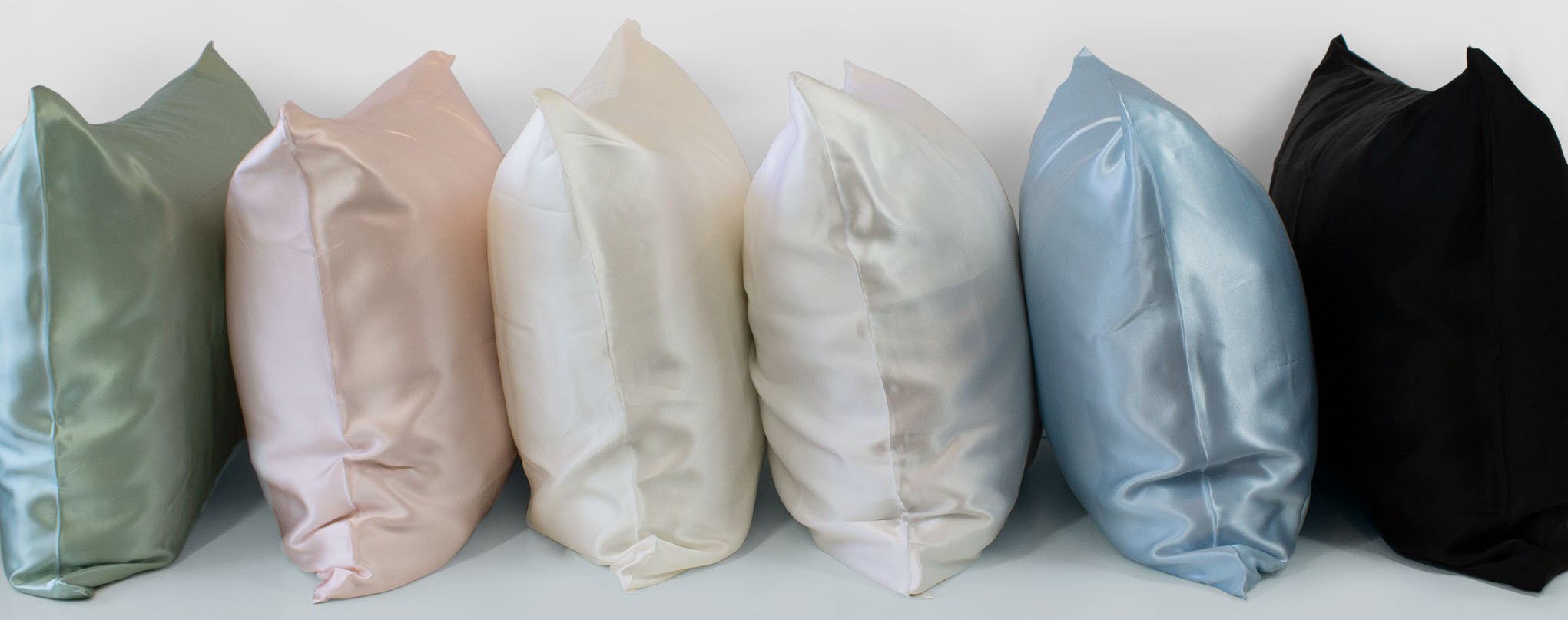 Silk pillowcases of different momme weight