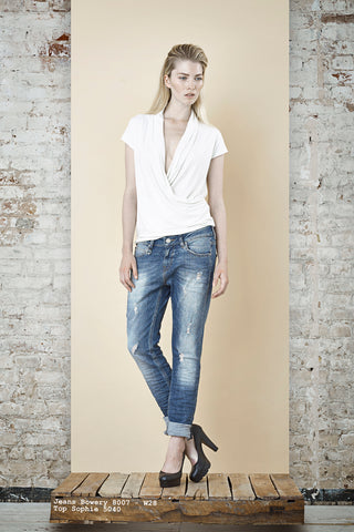 NORDENFELDT Jeans Bowery mid blue, Top Sophie white