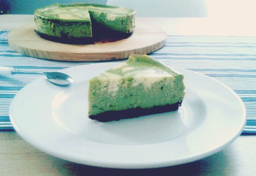 The silky green tea Cheesecake has the irresistible semi-sweetness and the delightful look  