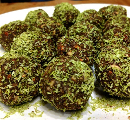 These protein balls are super tasty and healthy with matcha coconut and raw cacao to create a nice combination of flavors
