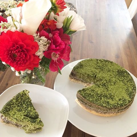 Matcha green tea swirled black sesame cream cheese filling is baked with shortbread cookie crust for your delicious cheesecake