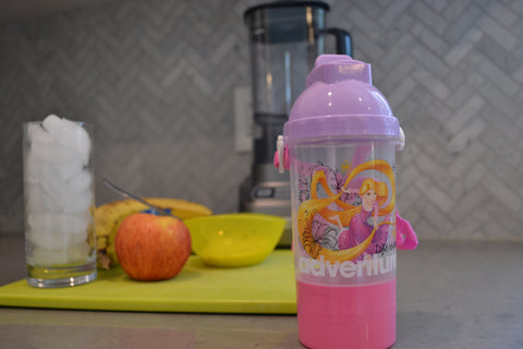 Smoothie preparation and Rapunzel Canteen 
