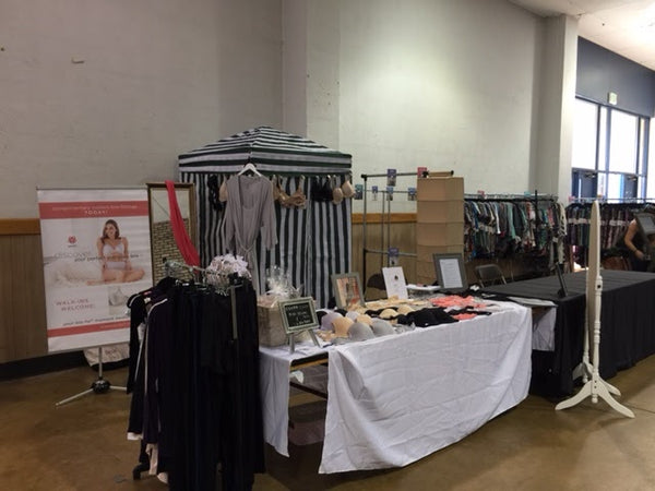 Pop-up stores at expos, peach | Shopify Retail blog
