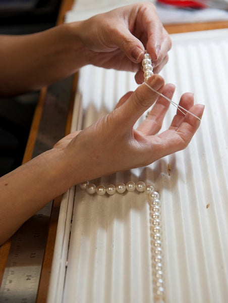 Knotting the Pearls