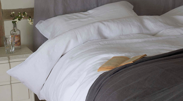 Bed Linen Classic White | Linen Throw Charcoal