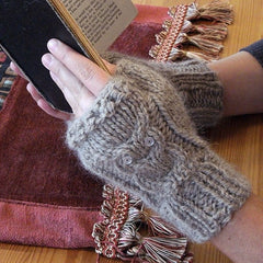 Owl fingerless mittens knitting pattern 