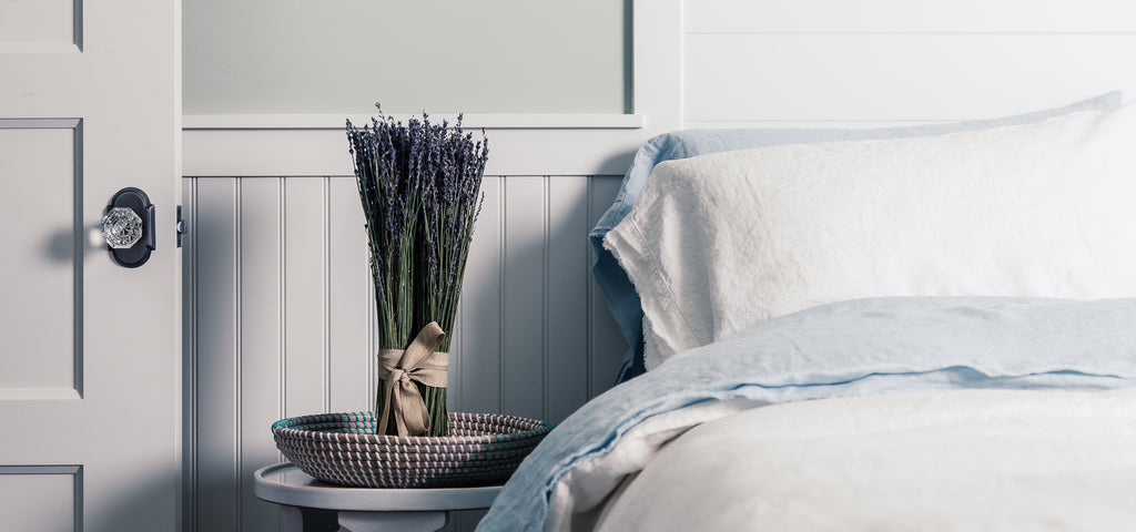 Blue and white pure linen sheets