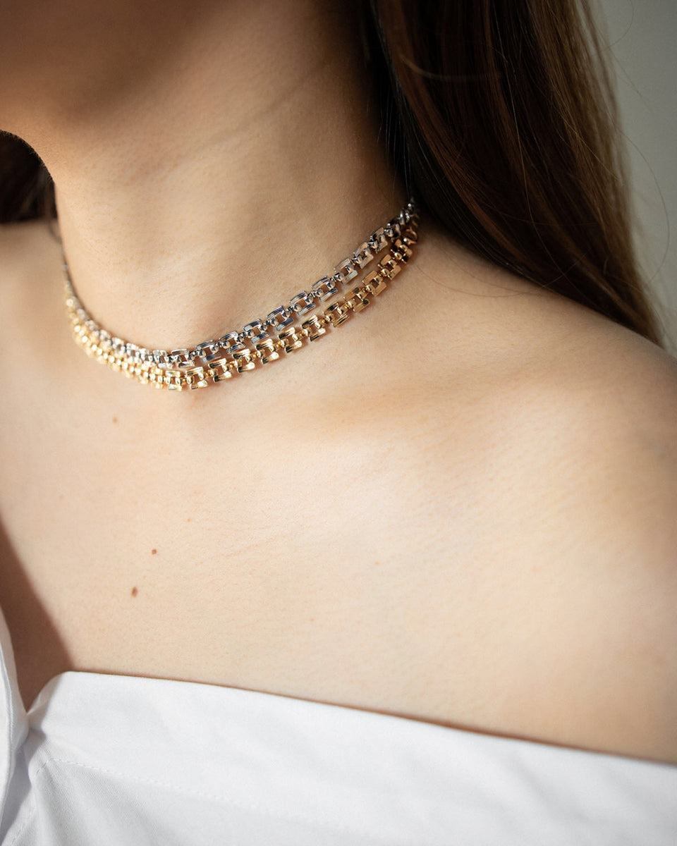 chokers in gold