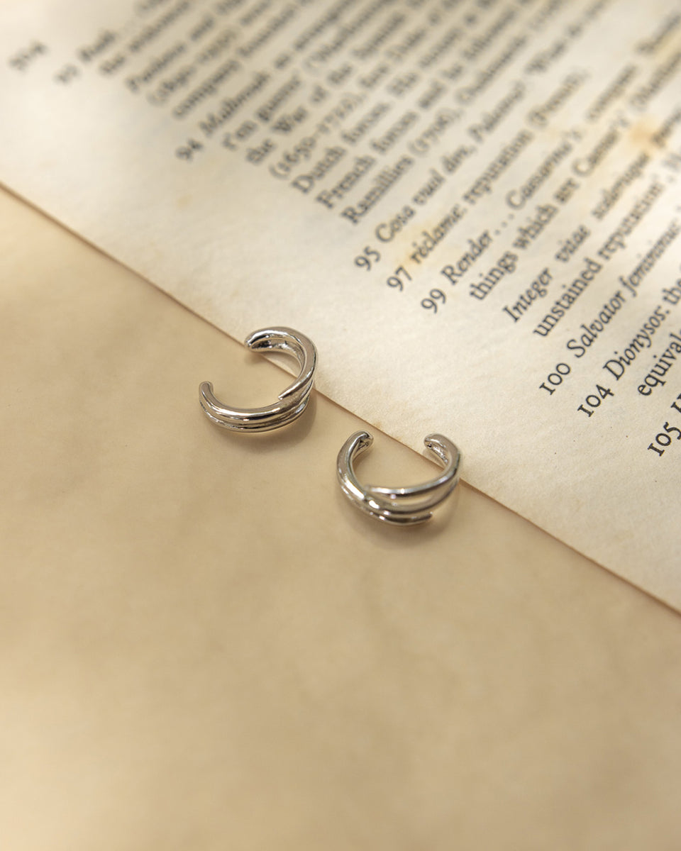 Paine Gillic seks zin TRIAD Ear Cuffs in Silver– The Hexad