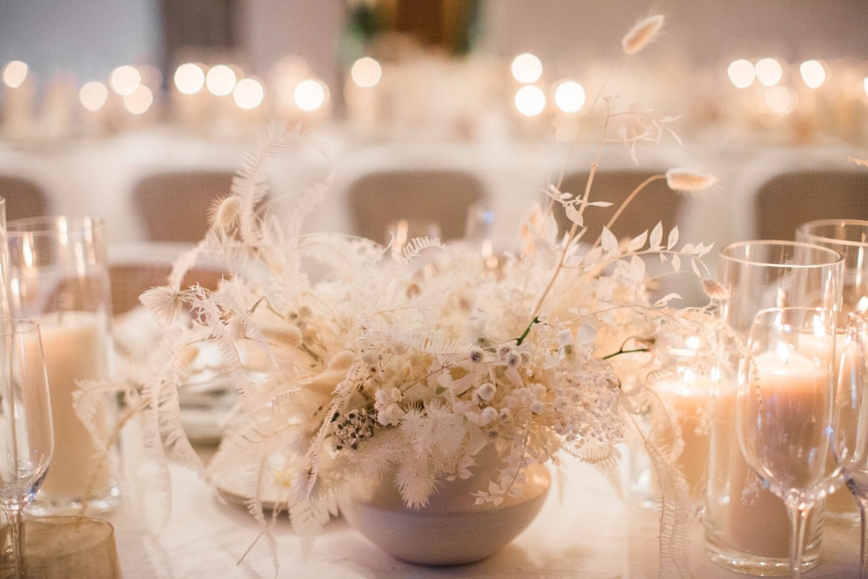 floral arrangement for wedding beach reception