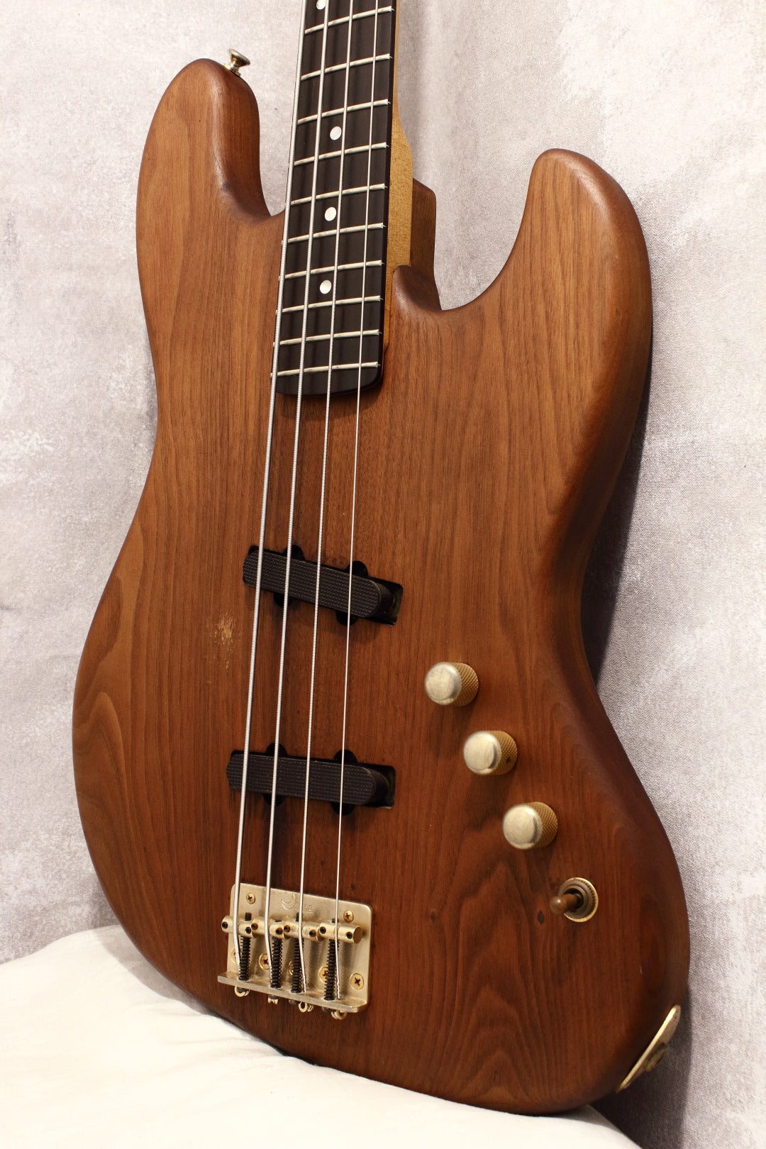 Moon JJ-4 Bass Natural Walnut 1991