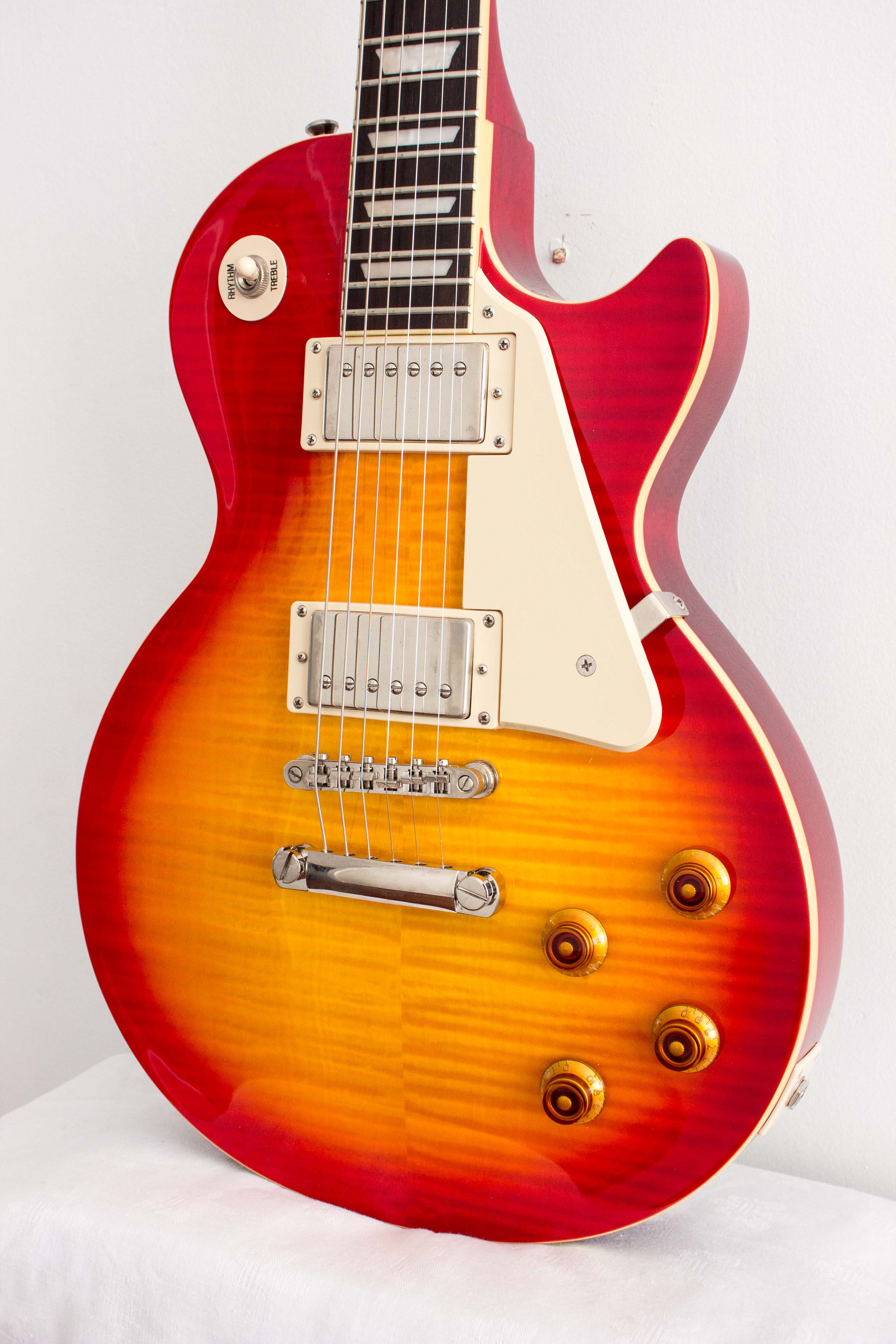 les paul standard pro guitar