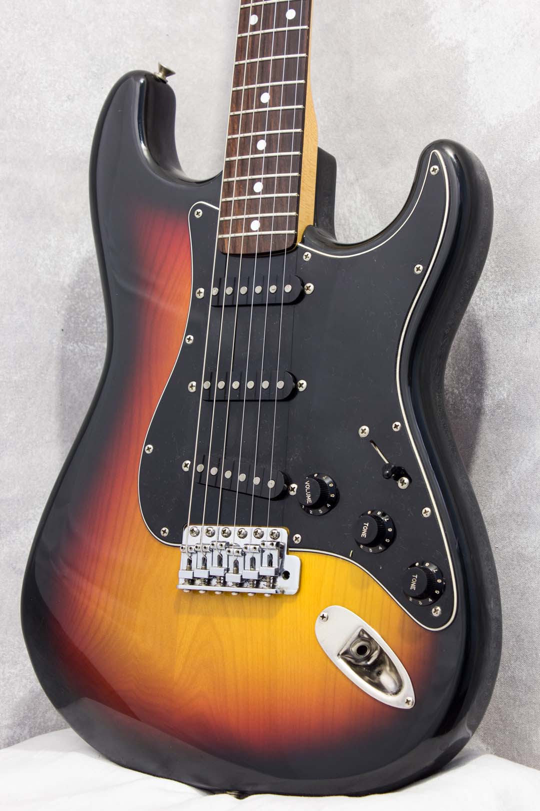 Fender Japan '72 Stratocaster ST72-55 Sunburst JV Serial 1984