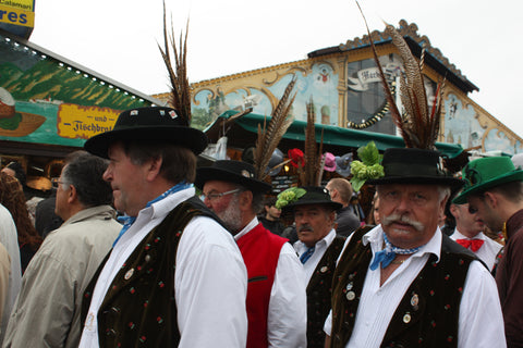 Trachtenhüte am Oktoberfest