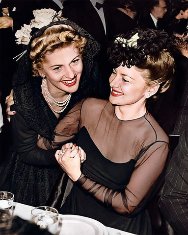 Olivia de Haviland and Joan Fontaine