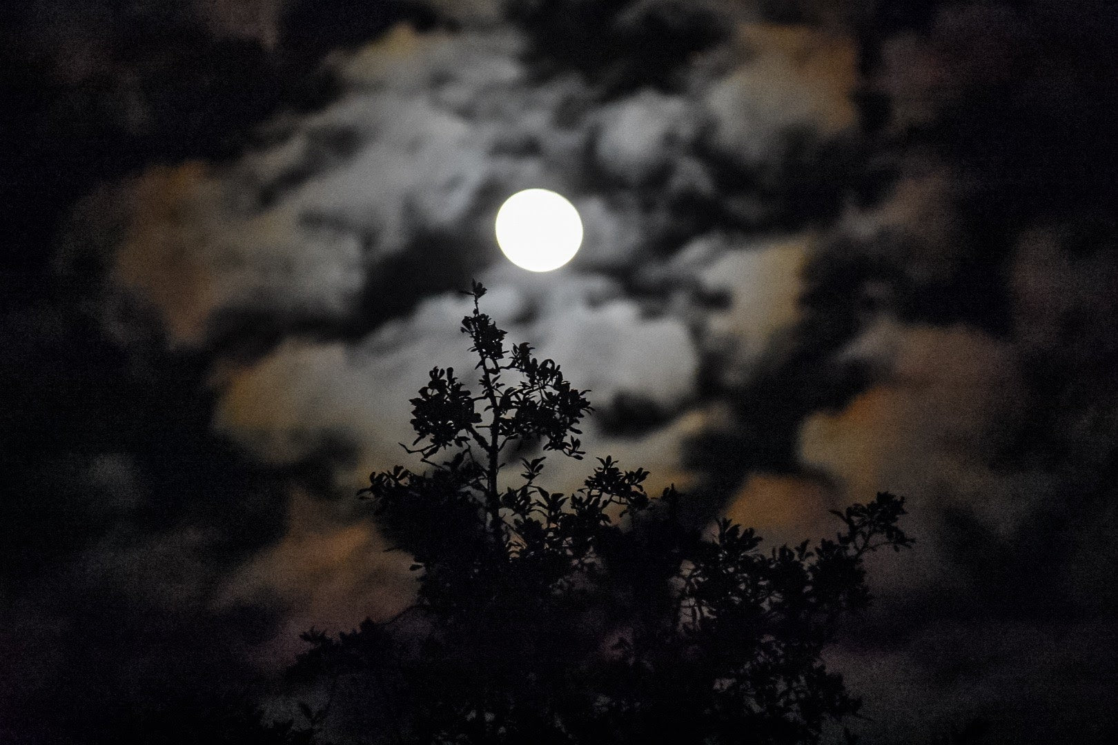 moon clouds nikon d3400