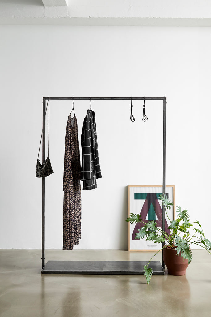 RackBuddy Vincent - industrieller Kleiderständer in einem minimalistischen Design