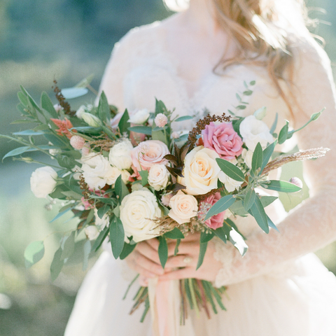 Smith Rock Elopement Neutral Bouquet Bridal Flowers Florist Wedding Vancouver WA