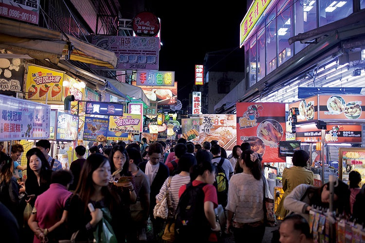 6 Places in Taichung to Visit with Your Family - Feng Jia Night Market